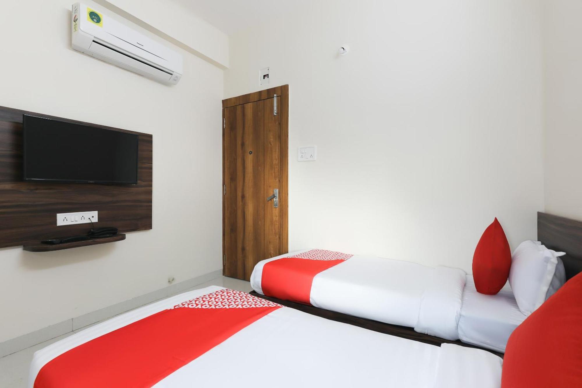Hotel OYO 46617 La Flora Indore Exterior foto